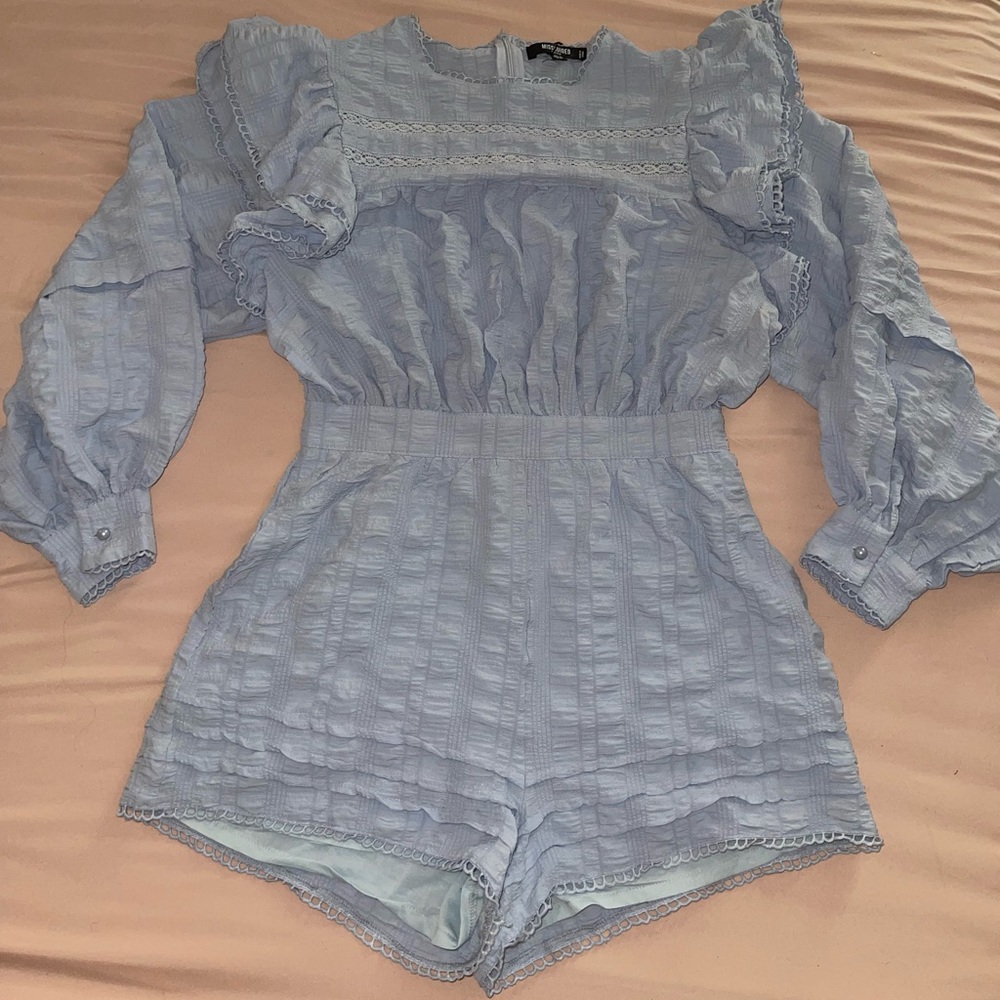 BLOUSON SLEEVE PLAYSUIT. SIZE 8